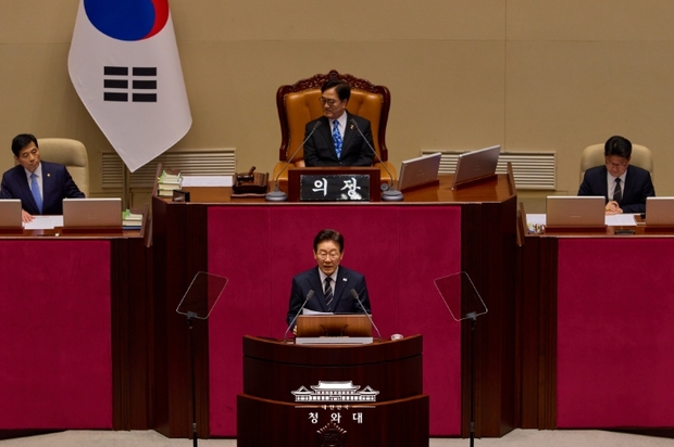 이재명 대통령 "이번 추경은 위기의 파도로부터 국민의 삶 지켜줄 방파제"